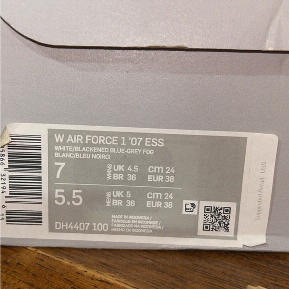 Nike Womens Air Forces - Picture 2 of 9